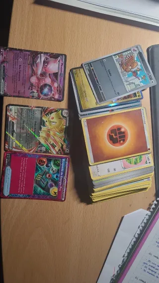 Lote 102 Cartas Pokémon