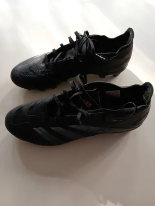 Botas de fútbol Adidas Predator Negras