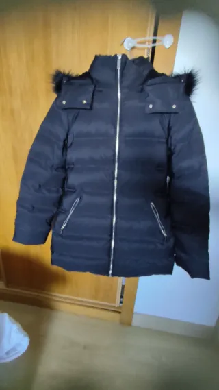 Abrigo Negro Talla S plumifero Zara