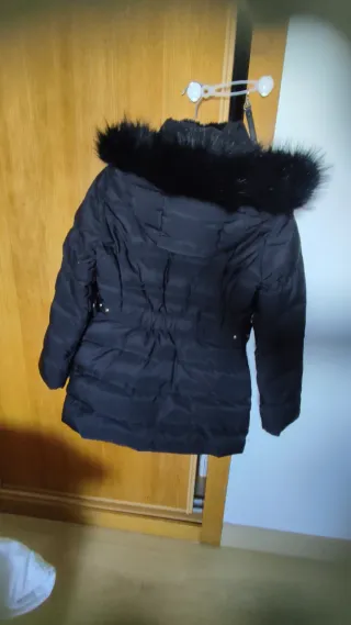 Abrigo Negro Talla S plumifero Zara