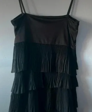 Conjunto Vestido Fiesta Negro y Torera Roja