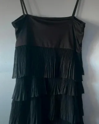 Conjunto Vestido Fiesta Negro y Torera Roja