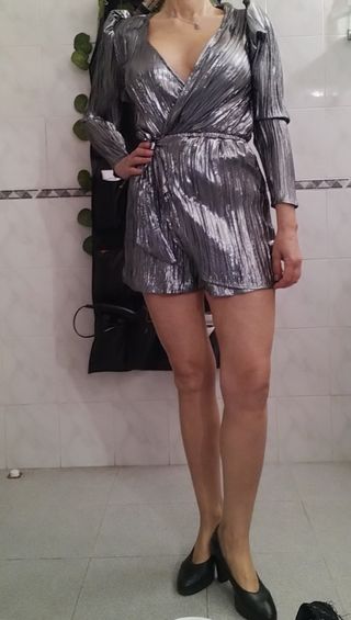 Vestido plateado mini falda-pantalón NUEVO