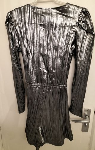 Vestido plateado mini falda-pantalón NUEVO