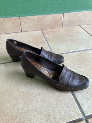 Zapatos de tacón Hispanitas, color marrón