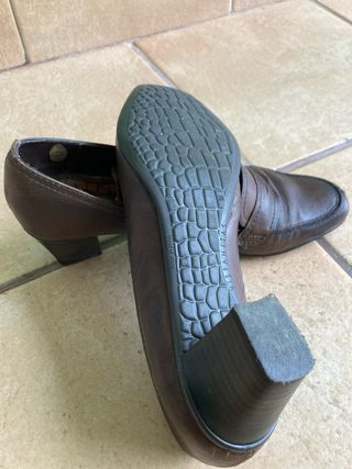 Zapatos de tacón Hispanitas, color marrón