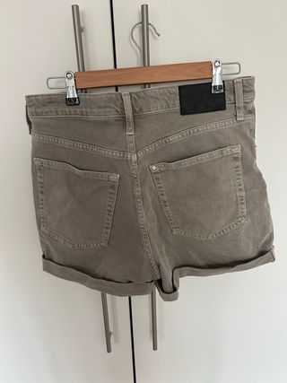 Pantalón corto vaquero beige