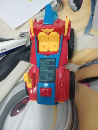 Superthings Coche Escupe Muñecos