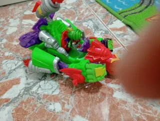 Superthings Coche Robot con Muñeco y Lanzador