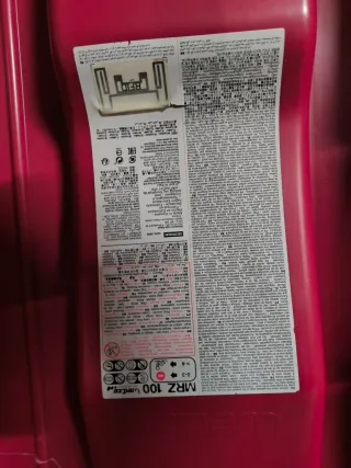 Trineo de Nieve Rojo con Asas Amarillas