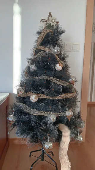Árbol de Navidad con Adornos
