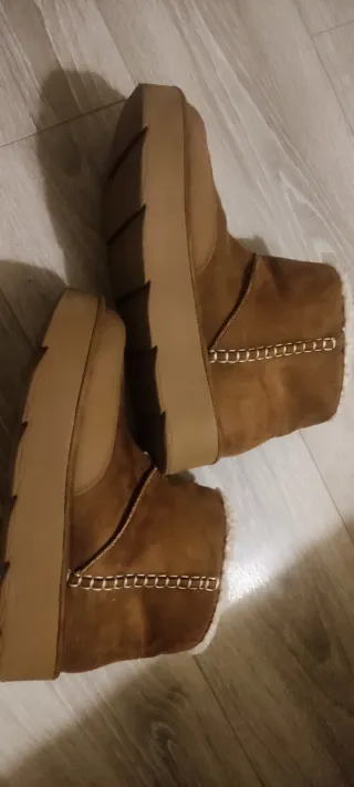 Cozy boots con plataforma de Zara