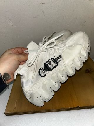 Scarpe da ginnastica bianche con lacci