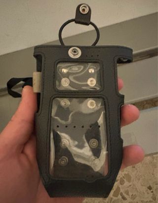 Tracolla porta radio in pelle