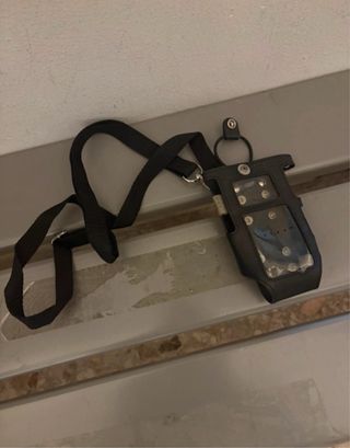 Tracolla porta radio in pelle