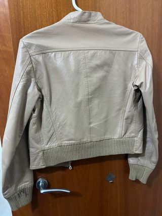Bomber de piel beige