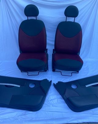 Asientos Citroen C2 Delanteros y Paneles puerta
