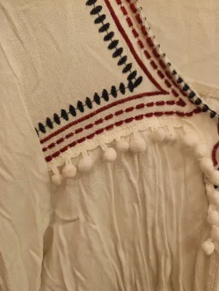 Chaquetilla Evima blanca bordada