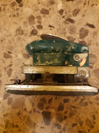 Lijadora orbital Neumática. Marca Aixia. Mod 815