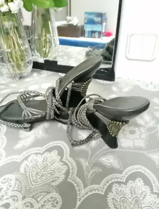 Sandalias plateadas gladiador