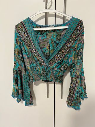 Blusa Crop Estampada Manga Larga