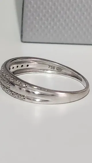 Anillo Oro 18kt con Diamantes