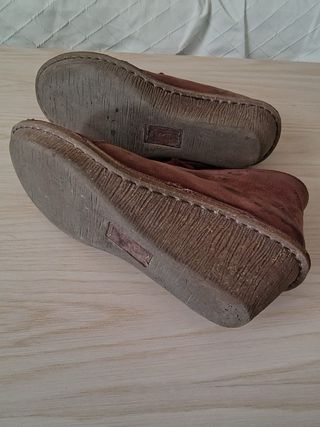 Botines Clarks de cuña rojos