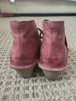 Botines Clarks de cuña rojos