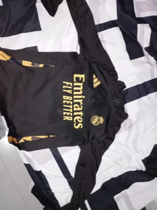 Chaqueta Adidas Real Madrid Negra Dorada