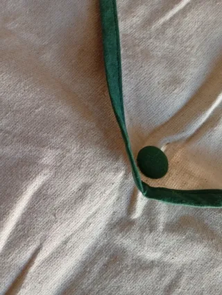 Porta biancheria con mela ricamata