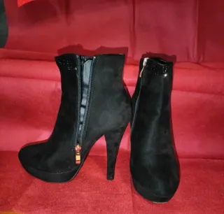 Tronchetti camoscio tacco 11cm plateau n.35