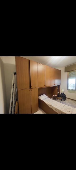 Armadio completo con letto. 230 euro trattabili.