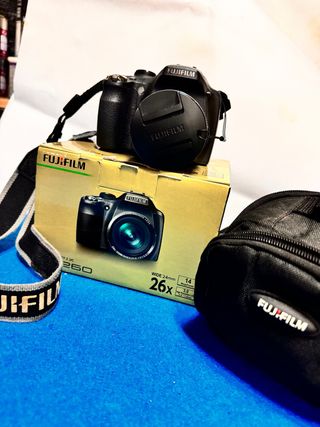 Cámara Fujifilm Finepix SL260 14MP 26x Zoom