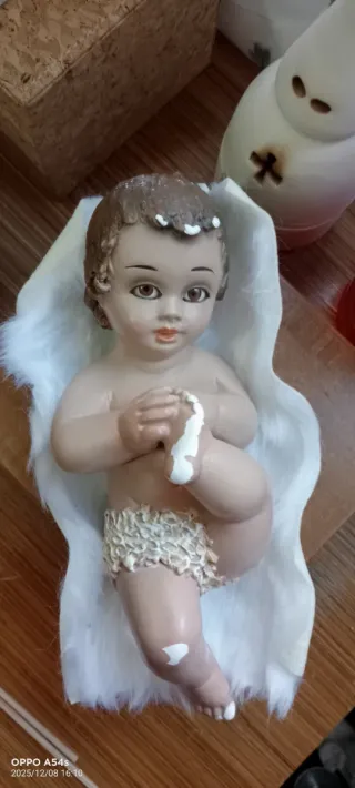 Niño Jesús en escayola con paño