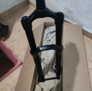 Horquilla RockShox Gold 35