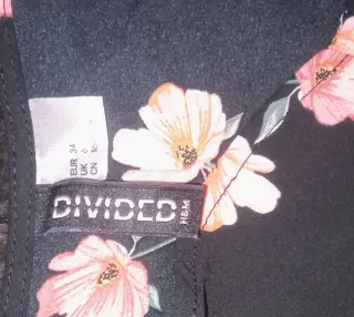 Camisa H&M flores negra y rosa