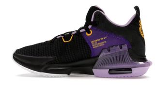 Zapatilla Lebron Witness 7 Nike Negra Morada