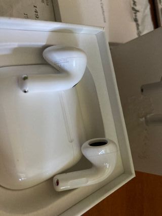 Apple AirPods 4 con fattura + garanzia