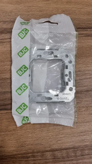 Placa Mecanismos Metálica BJC Siemens. 36 placas.