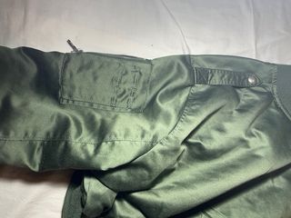 Bomber verde militar satinada