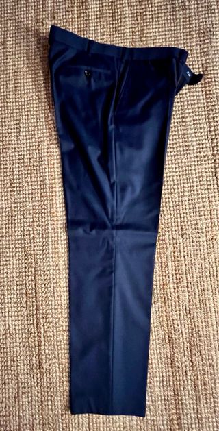 Traje de vestir azul oscuro para hombre