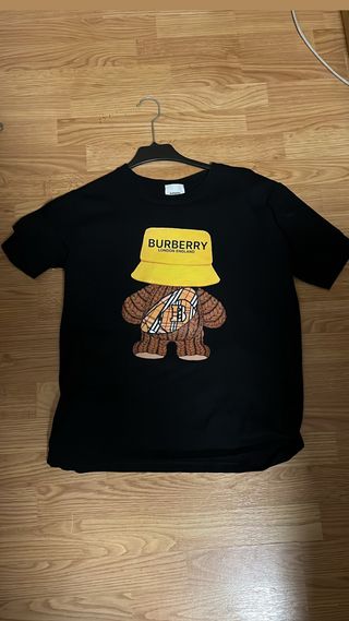 Camiseta Burberry Oso con Cubo Amarillo