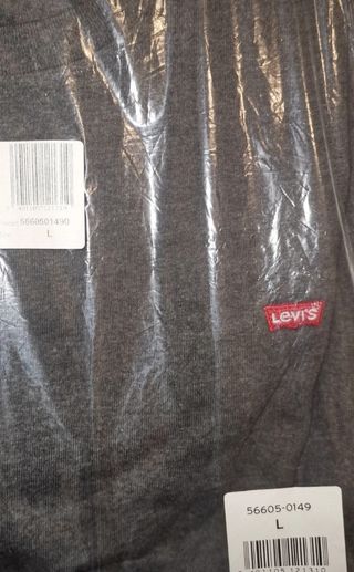 Camiseta Levi's gris oscura talla L con etiqueta