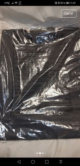 Camiseta Levi's gris oscura talla L con etiqueta