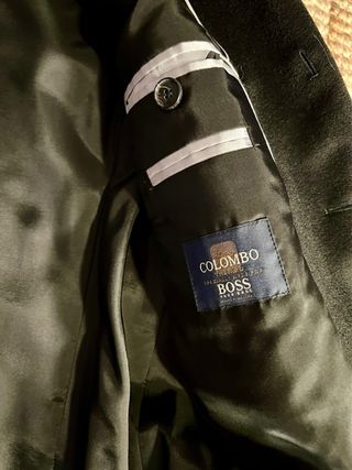 Elegante abrigo negro de cachemira Boss