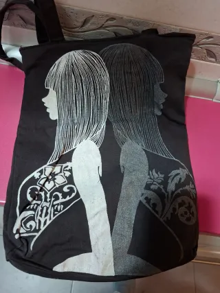 Bolso Negro con Diseño Blanco