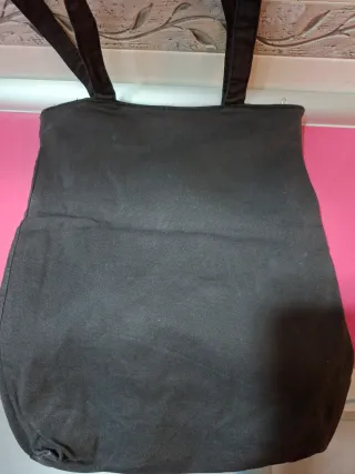 Bolso Negro con Diseño Blanco