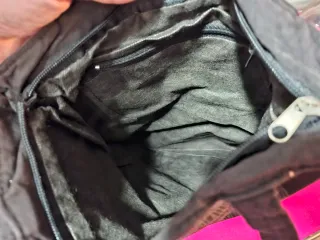 Bolso Negro con Diseño Blanco