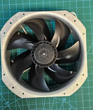 Ventilador Industrial ebm-papst W2E250-HJ28-01