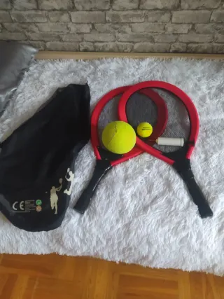 Raquetas infantiles, solo pelota grande.